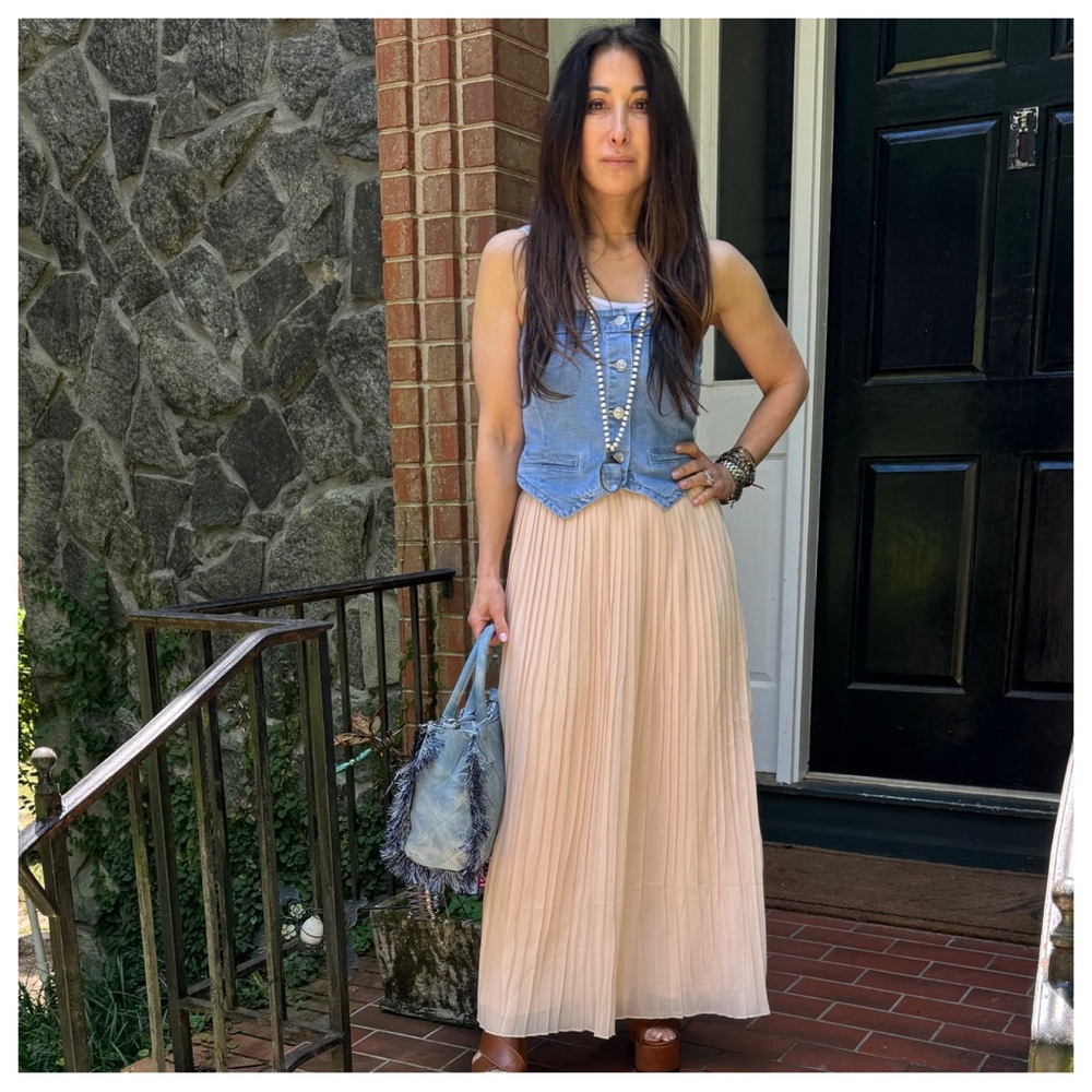 08 WOVEN CHIFFON HIGH WAIST PLEATED MIDI
SKIRT